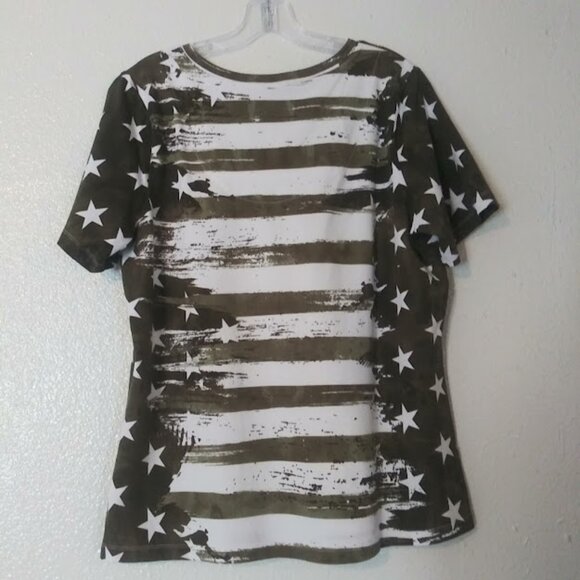 Denim & CO women's size M Olive green and white American flag print top - Picture 4 of 13